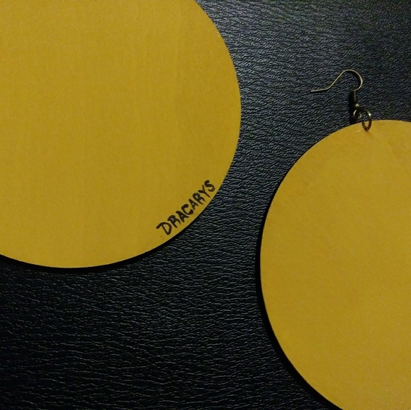 "Mother of Dragons" Earrings - Picture 7 of 8